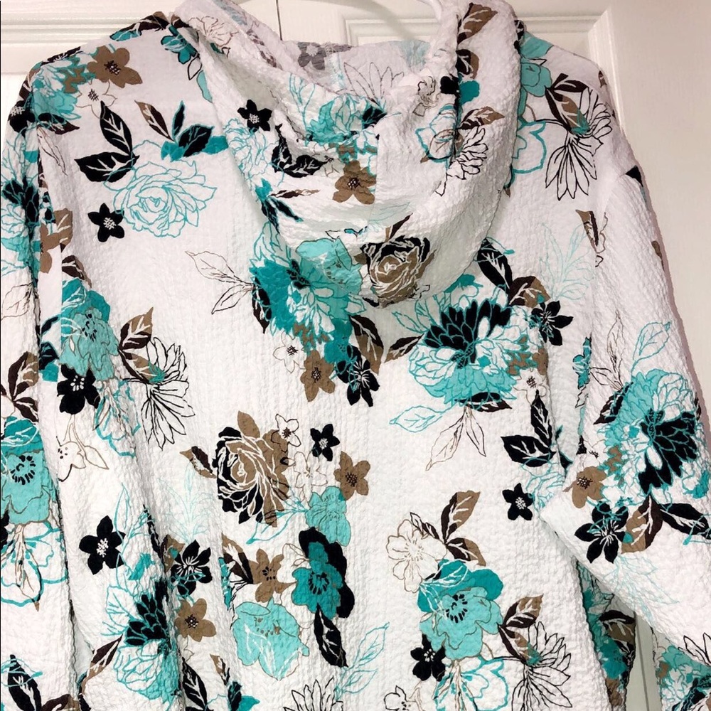 Beautiful jacket - Picture 4 of 4